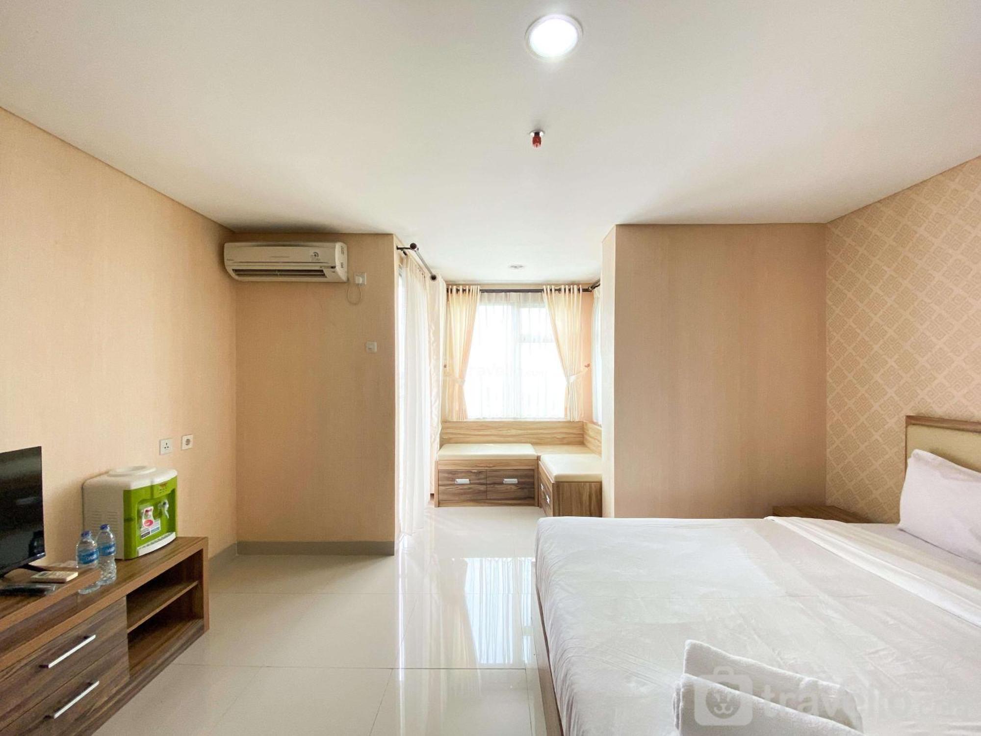 Homey And Simply Studio The Enviro Apartment By Travelio Cikarang Buitenkant foto